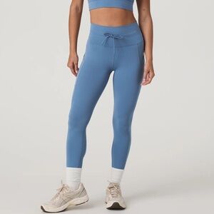 NWT Vuori Daily Pocket Legging in French Blue 💙 SIZE M